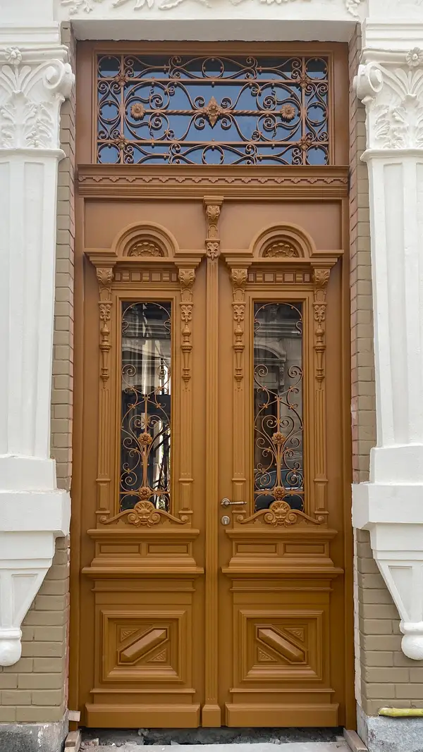 Tâmplăria din lemn - Uși de Exterior ART ARKADIA