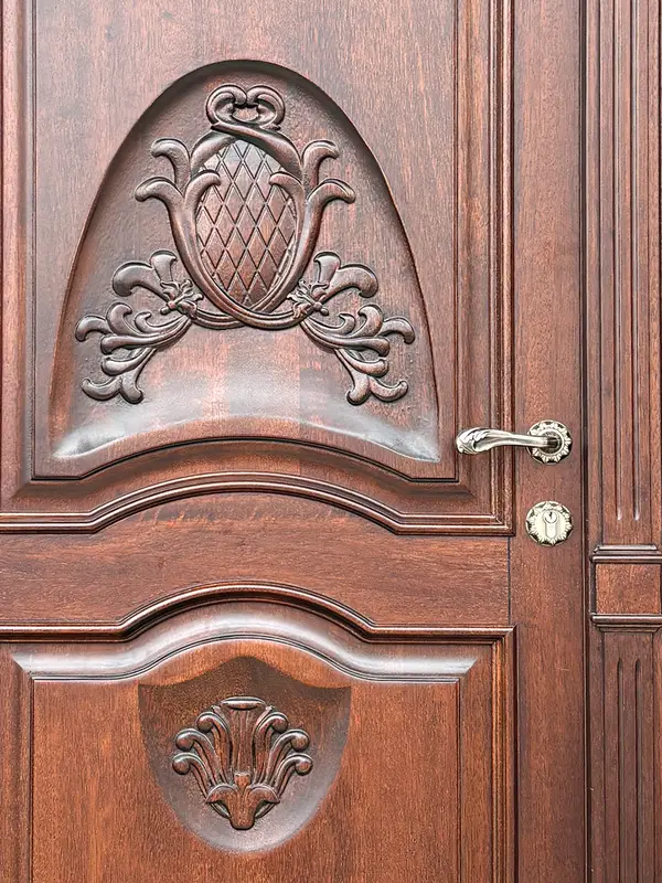 Uși de Exterior din Lemn
